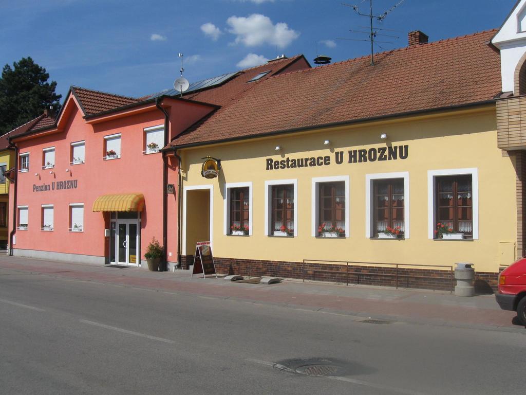 Penzion A Restaurace U Hroznu Velké Bílovice Екстериор снимка