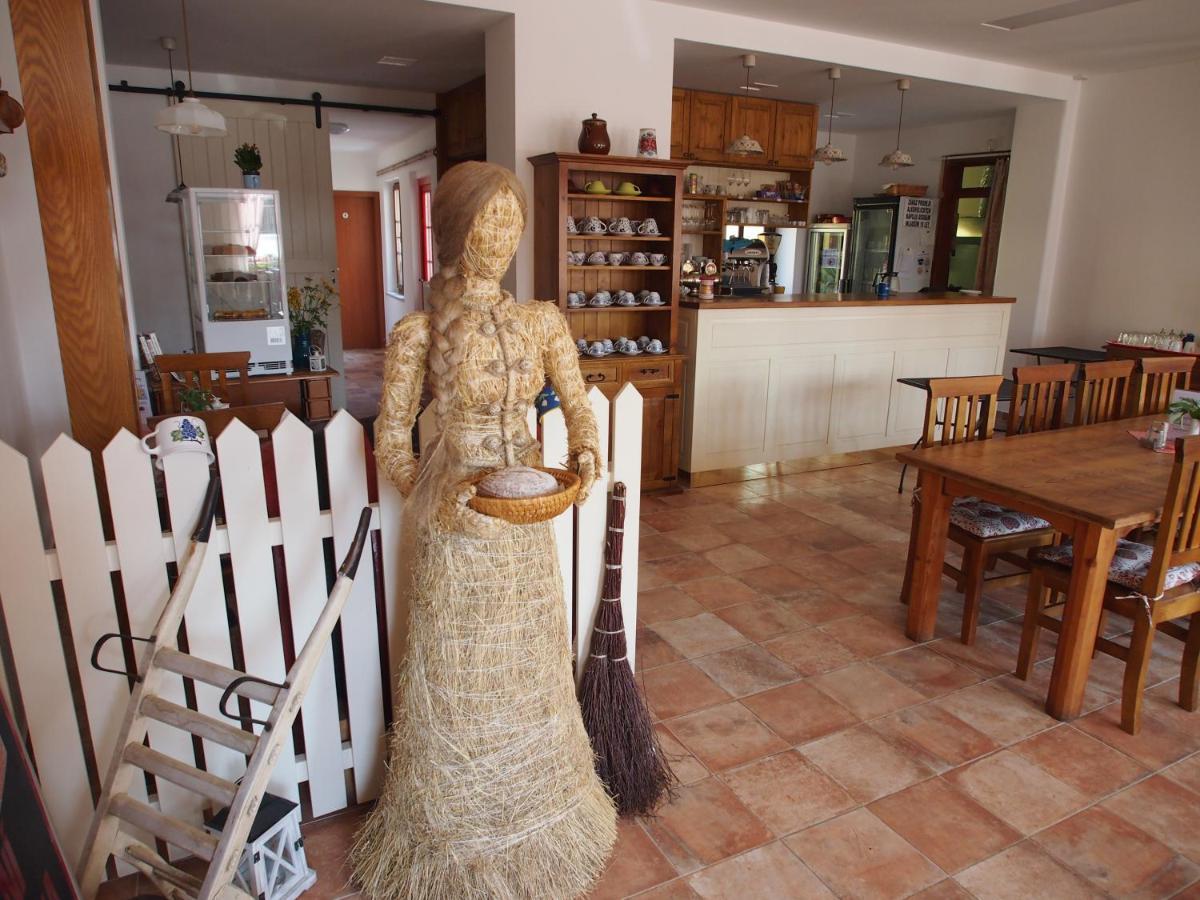 Penzion A Restaurace U Hroznu Velké Bílovice Екстериор снимка