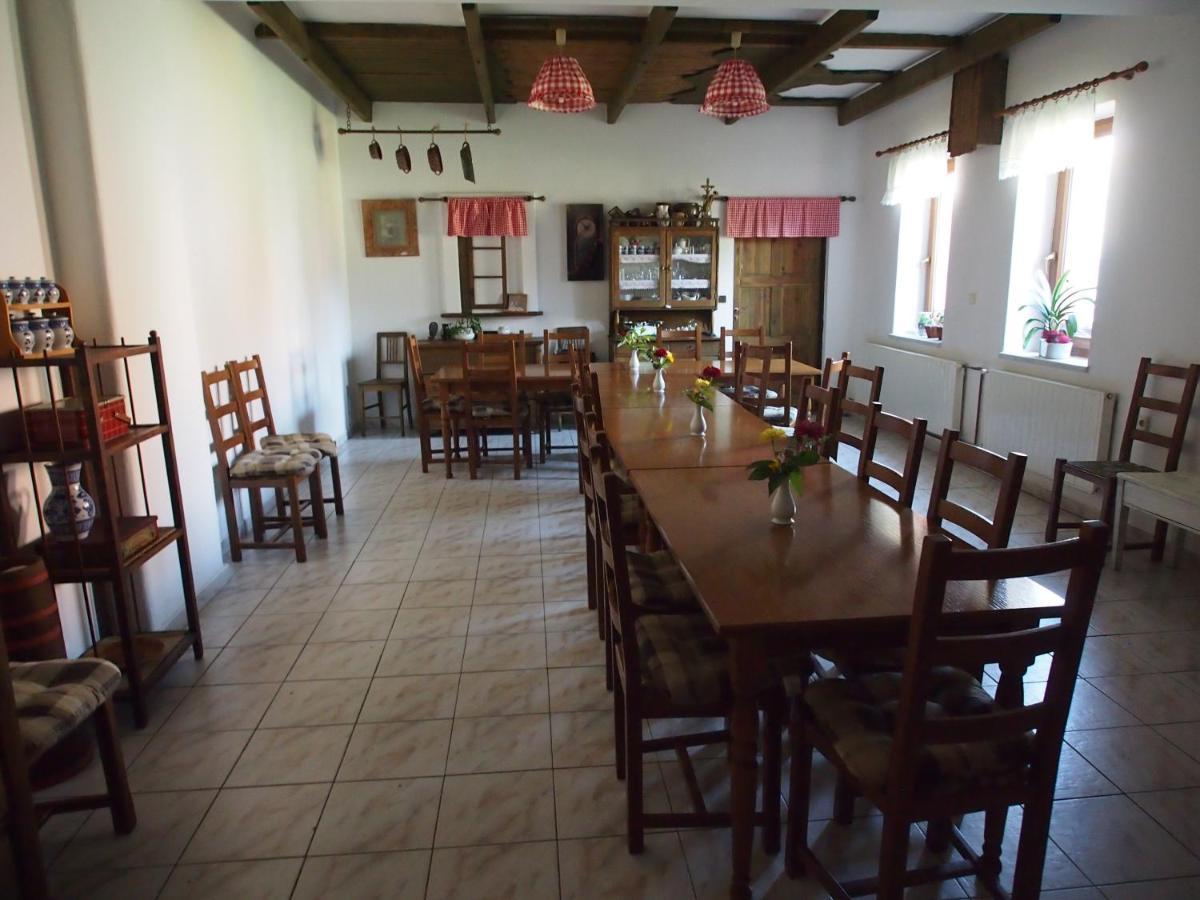 Penzion A Restaurace U Hroznu Velké Bílovice Екстериор снимка